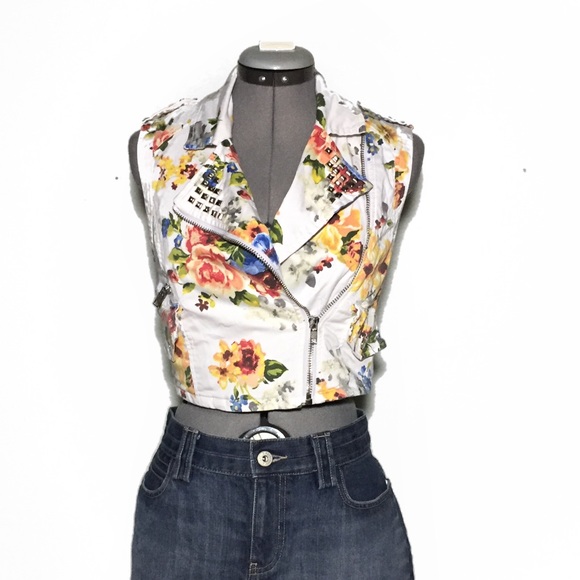 Forever 21 Jackets & Blazers - Forever 21 Floral White Moto Denim Jean Vest S